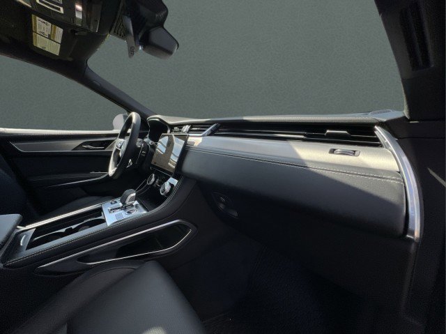 New 2026 Jaguar F-PACE R-Dynamic S image 24