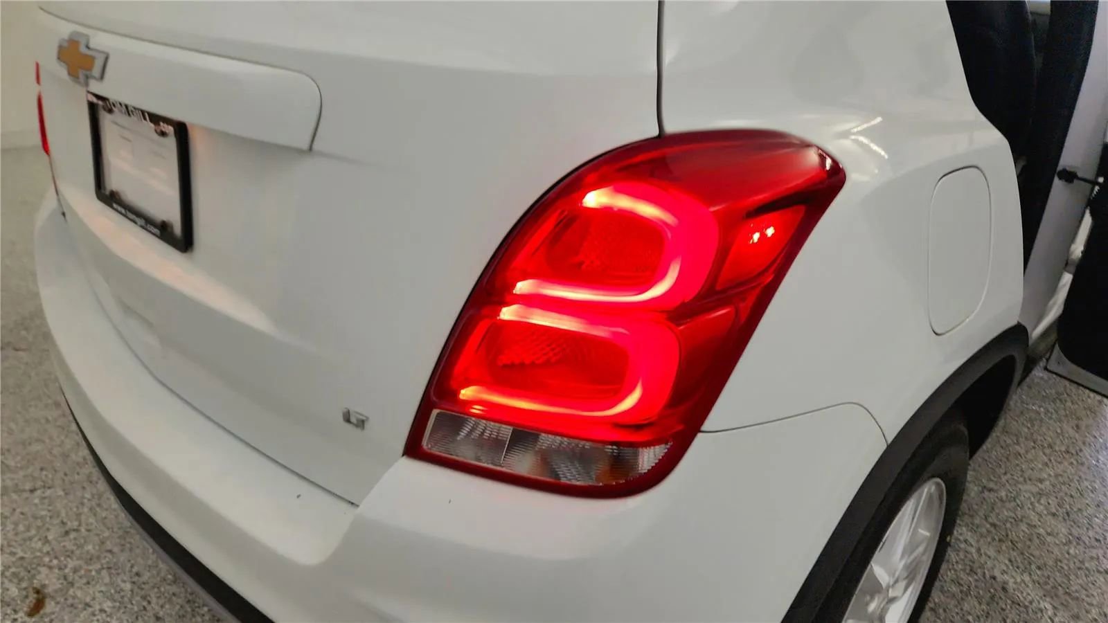 Used 2018 Chevrolet Trax LT w/ LT Convenience Package image 15