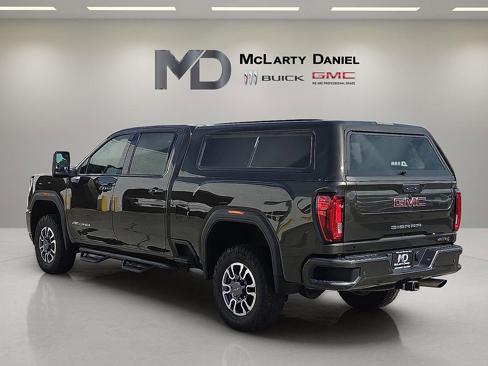 Used 2022 GMC Sierra 2500 AT4 w/ AT4 Preferred Package AWD/4WD image 4