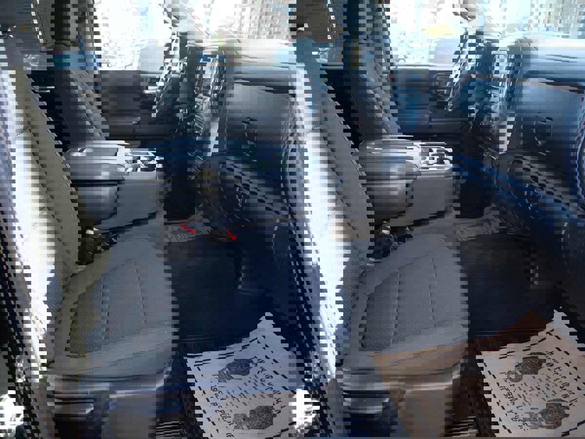 Used 2020 Chevrolet Silverado 1500 Custom w/ Custom Value Package image 17