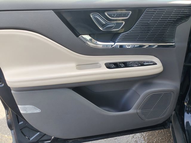 Used 2022 Lincoln Corsair AWD w/ Equipment Group 101A image 8