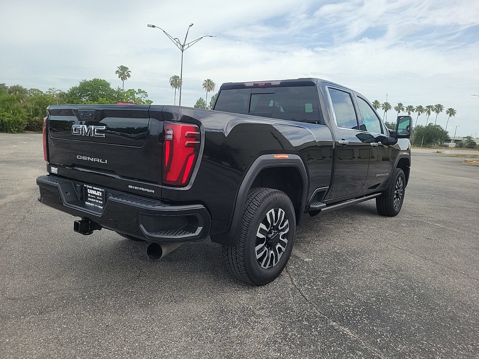 Certified 2024 GMC Sierra 2500 Denali Ultimate AWD/4WD image 6