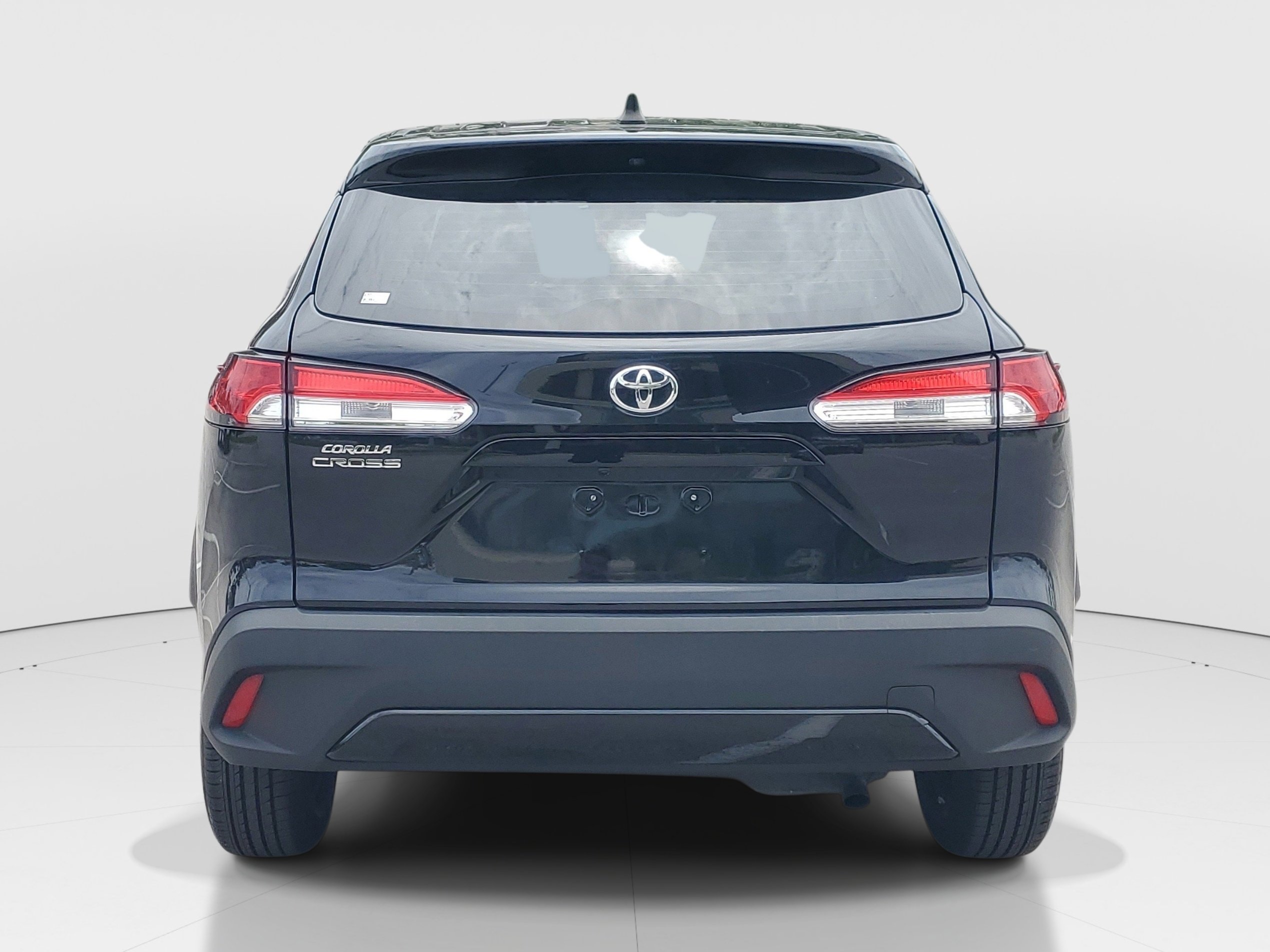 Certified 2022 Toyota Corolla Cross L FWD image 4