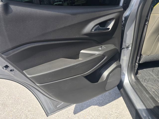 Used 2024 Chevrolet Trax ACTIV w/ Sunroof Package image 15