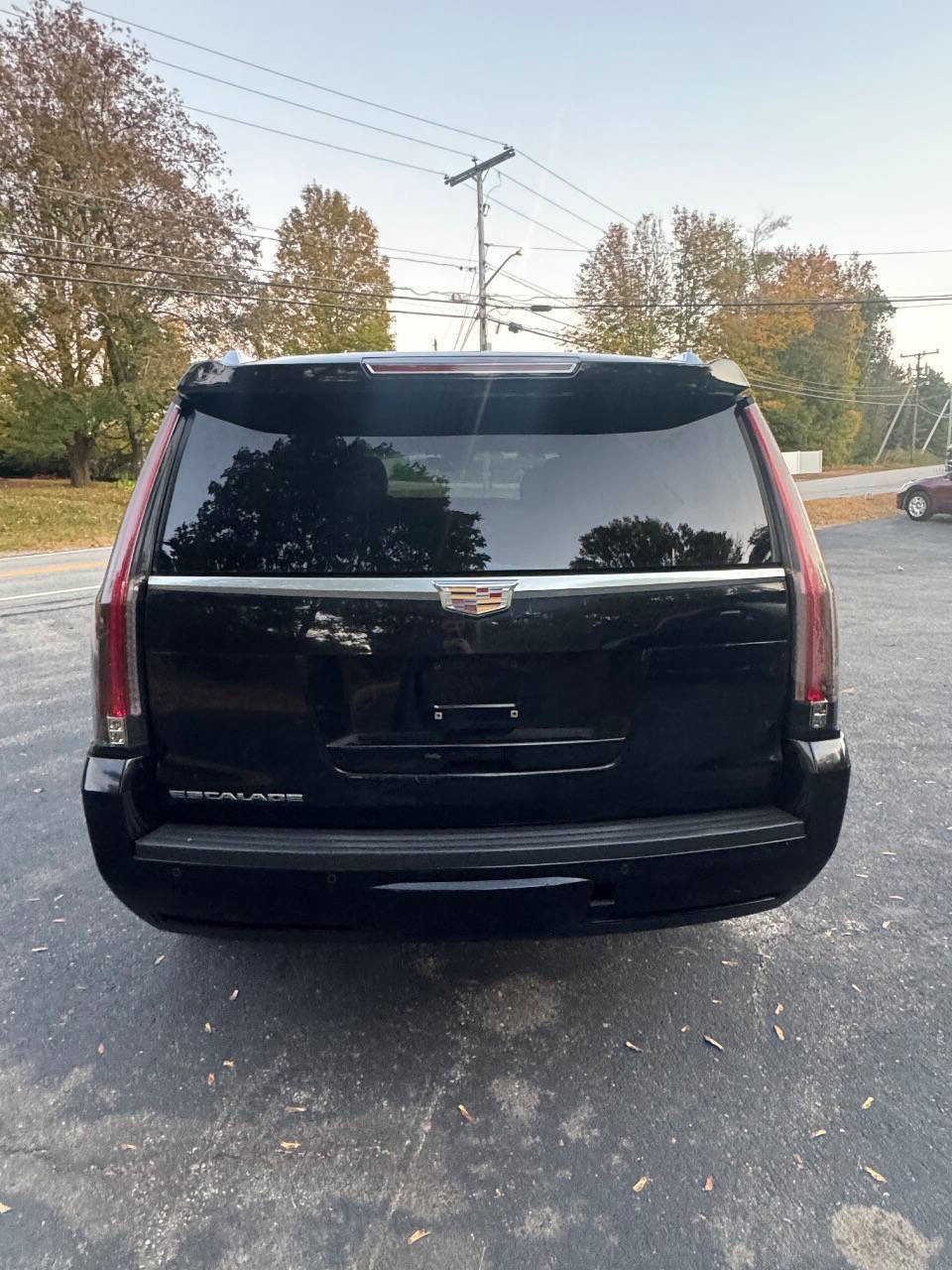 Used 2016 Cadillac Escalade Premium image 3