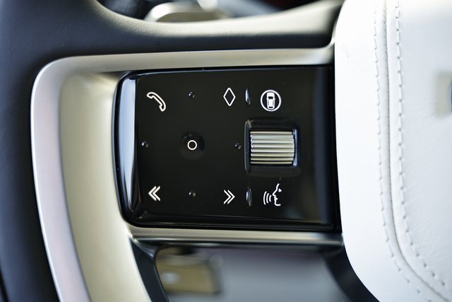 New 2025 Land Rover Range Rover SE image 42