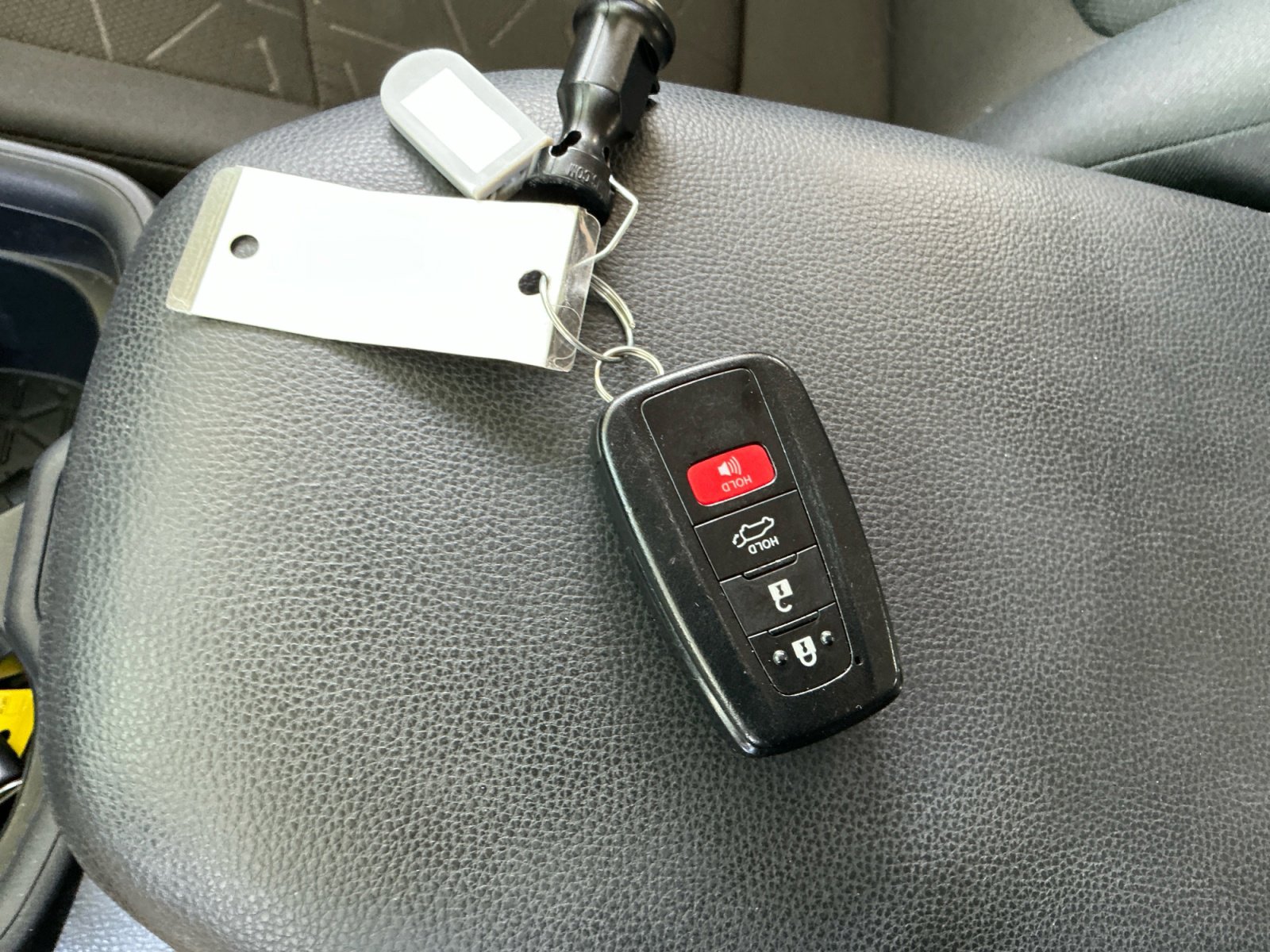 Used 2020 Toyota RAV4 XLE w/ Convenience Package image 25