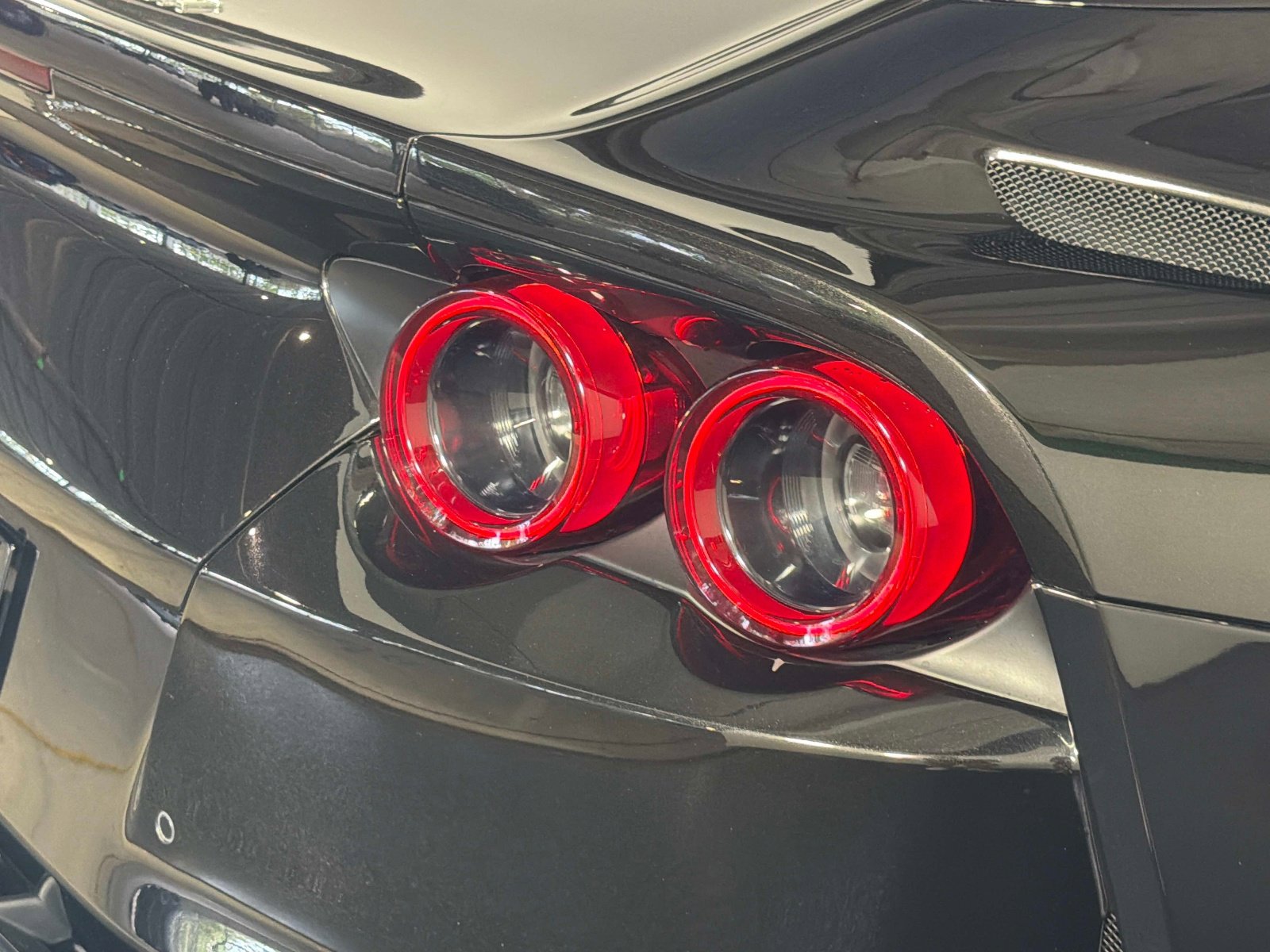 Used 2021 Ferrari 812 GTS RWD image 18