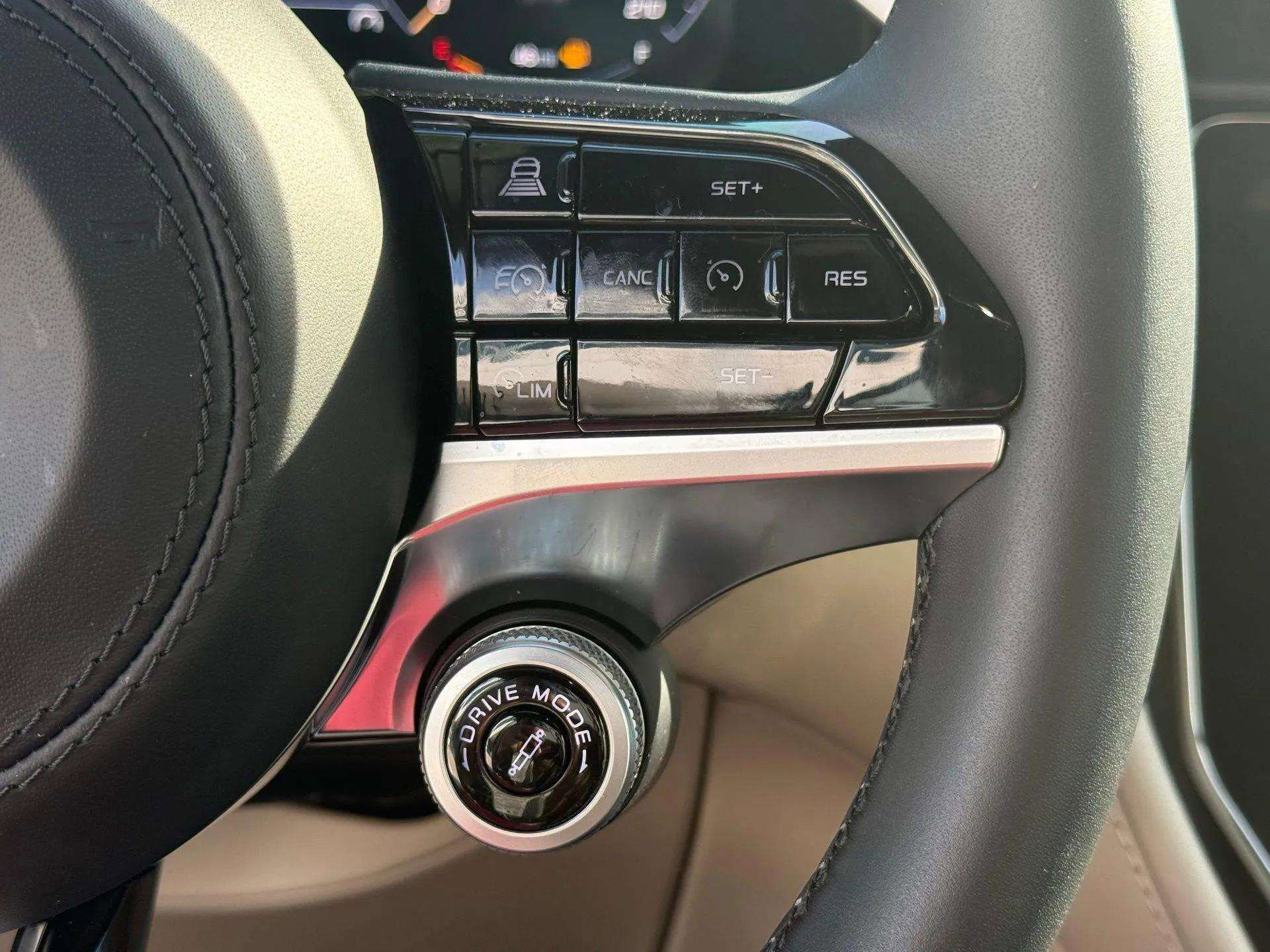 Certified 2025 Maserati GranTurismo Modena AWD/4WD image 37