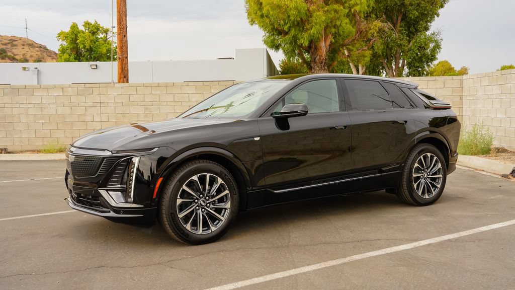 New 2027 Cadillac Lyriq Premium Sport RWD image 3