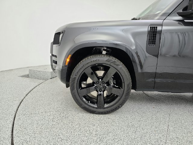 New 2026 Land Rover Defender 130 V8 AWD/4WD image 36