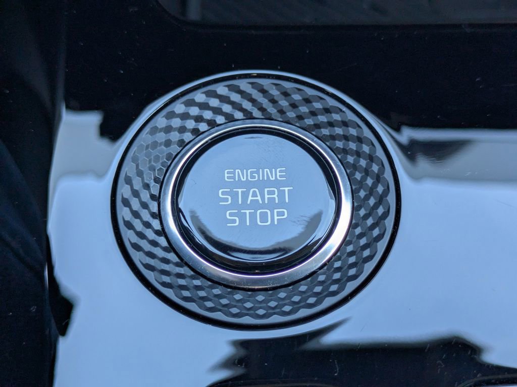 Used 2025 Kia Niro EX image 28