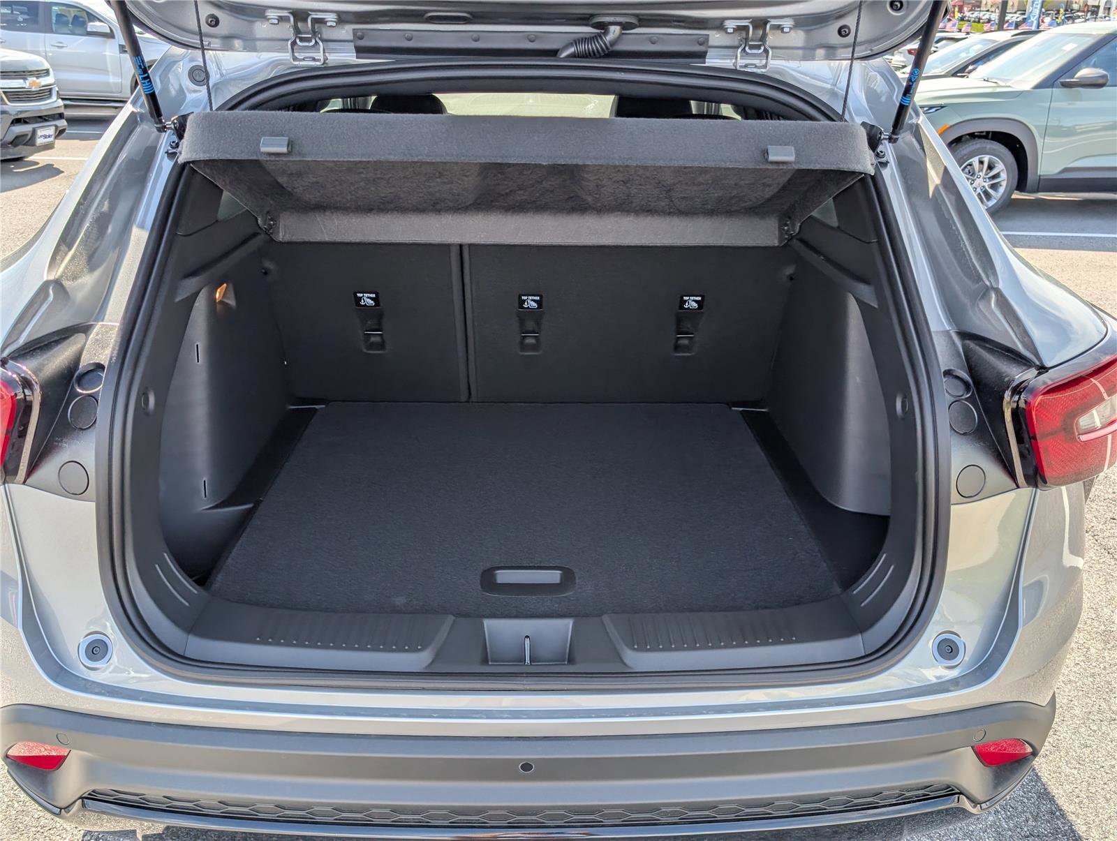 New 2026 Chevrolet Trax RS w/ Sunroof Package FWD image 8