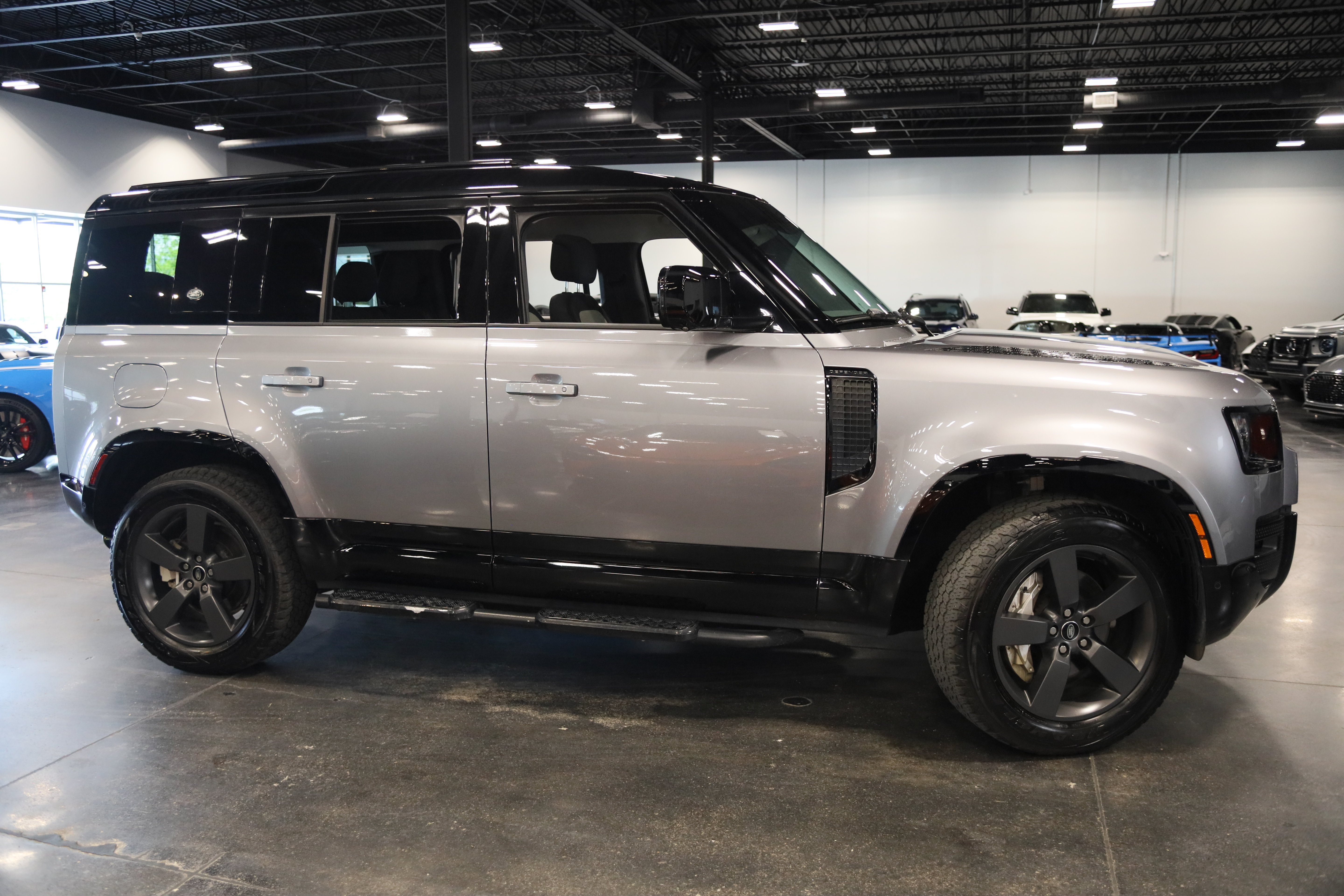 Used 2023 Land Rover Defender 110 X-Dynamic SE AWD/4WD image 8