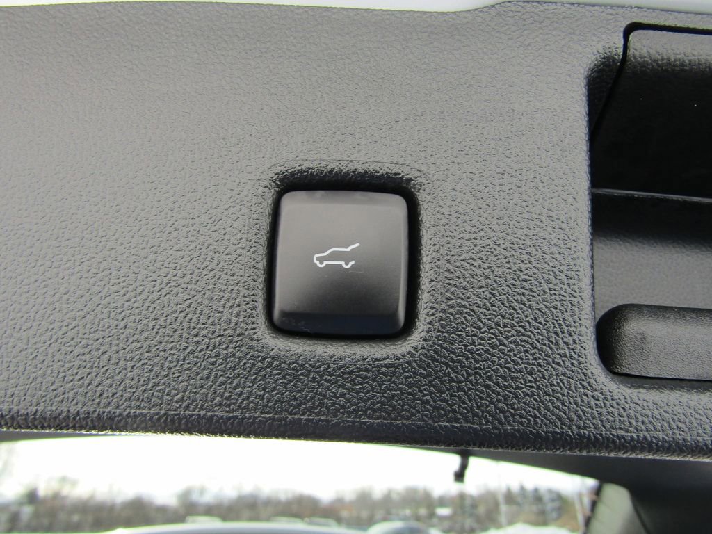 Used 2025 Ford Escape Platinum w/ Class II Trailer Tow Package image 39