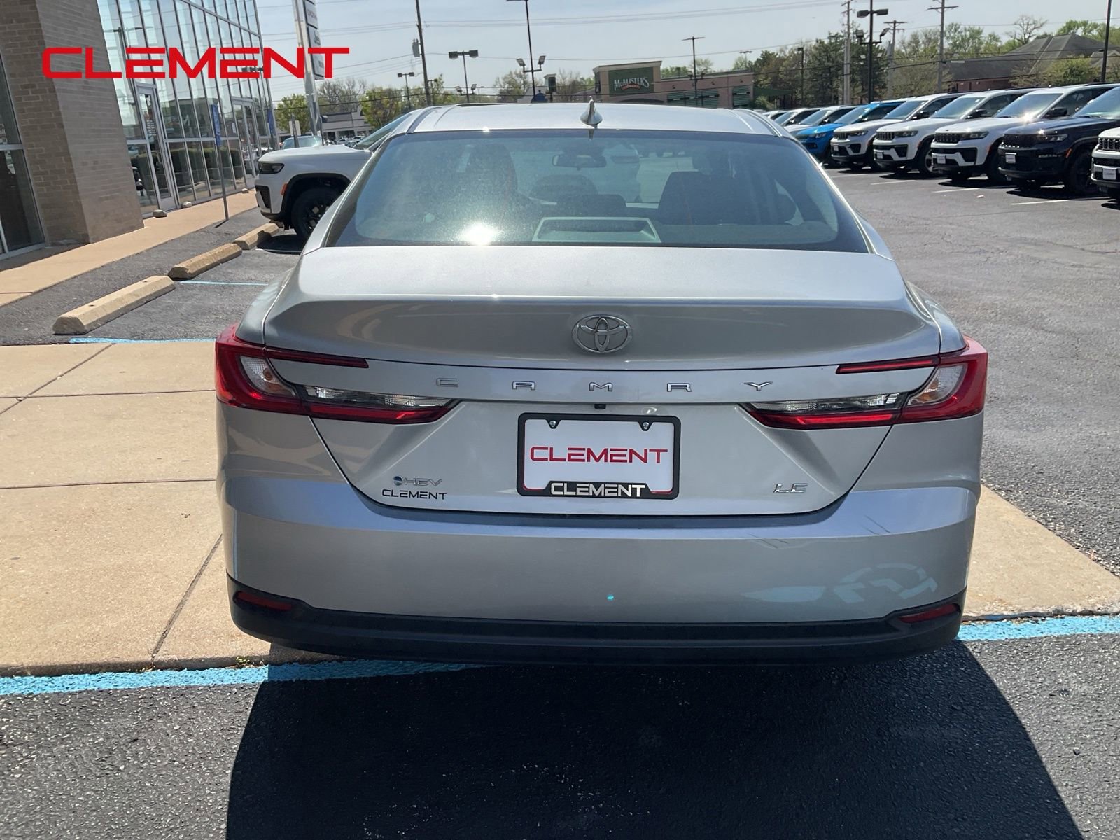 Used 2025 Toyota Camry LE FWD image 6