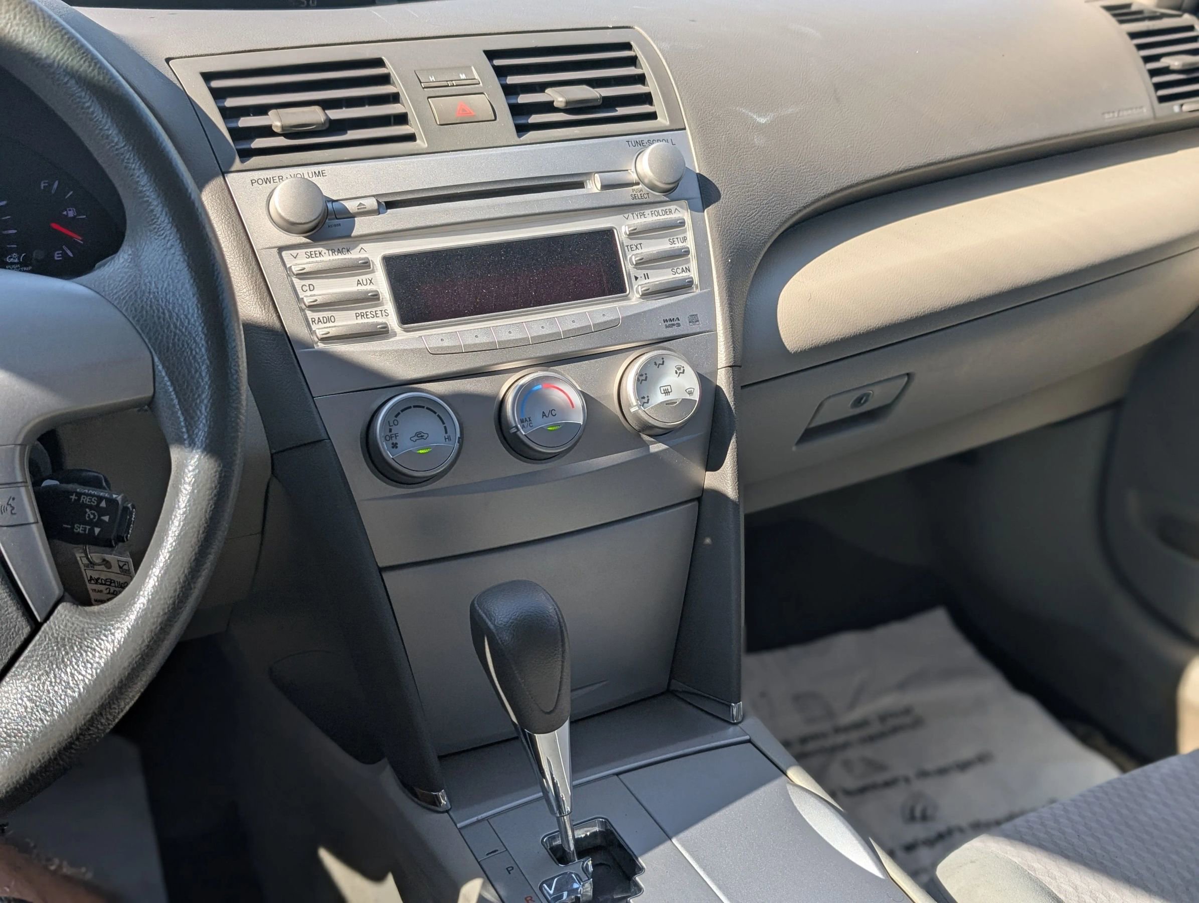 Used 2010 Toyota Camry LE image 30