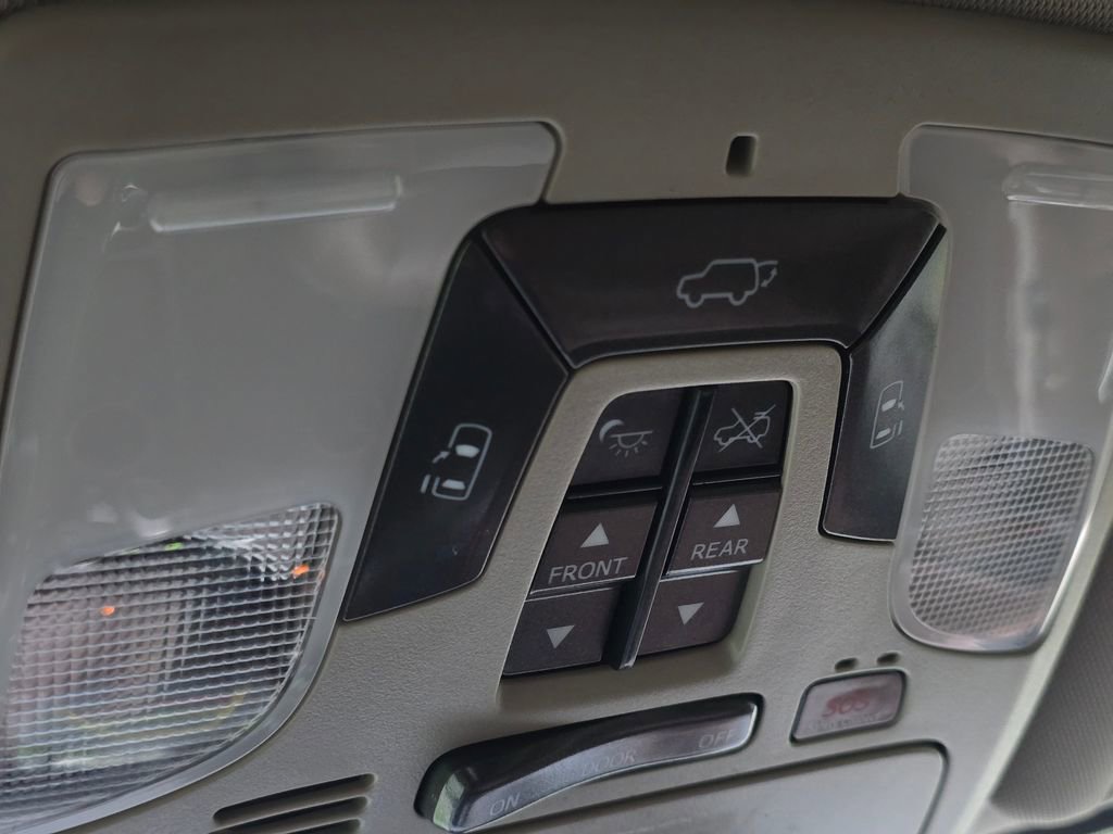 Used 2020 Toyota Sienna Limited image 43