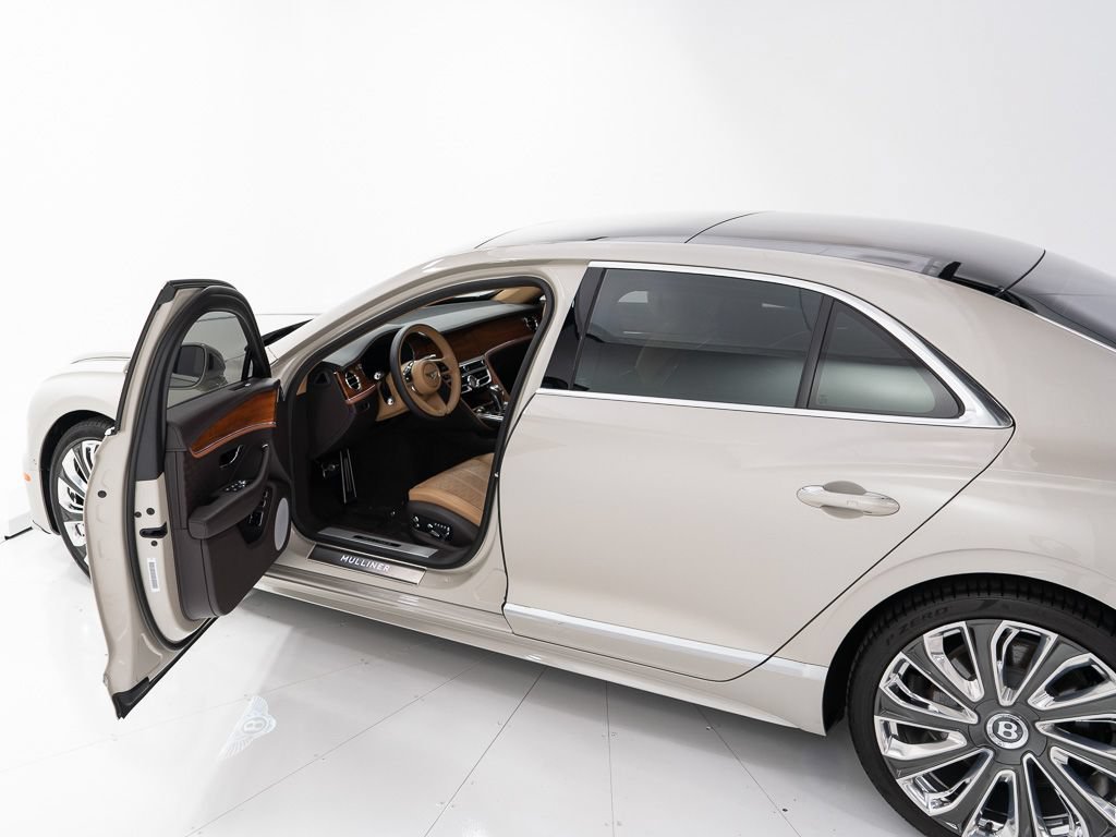 Used 2025 Bentley Flying Spur Plug-In Hybrid AWD/4WD image 9