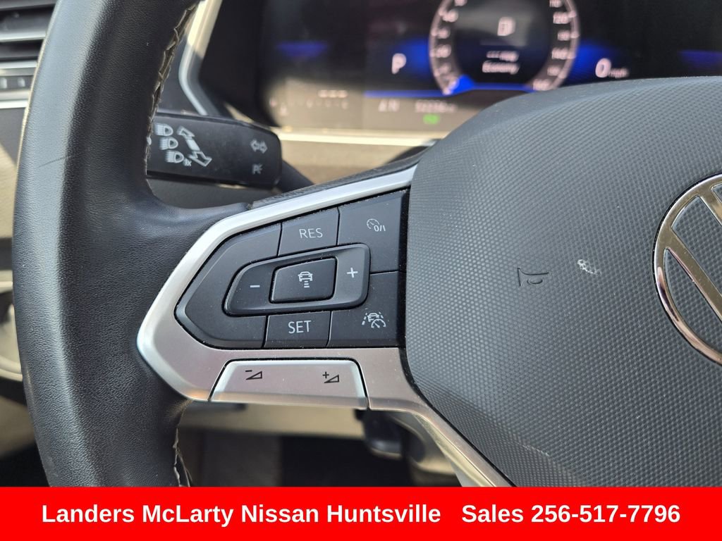 Used 2024 Volkswagen Tiguan SE AWD/4WD image 25