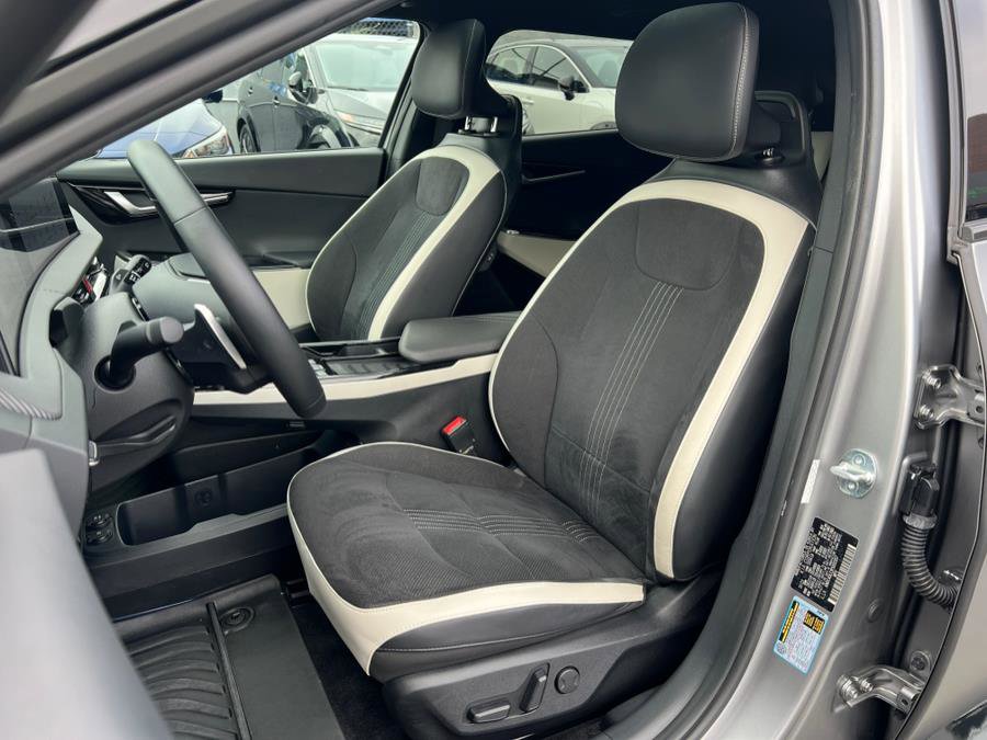 Used 2023 Kia EV6 GT-Line w/ GT-Line Suede Seat Package image 21