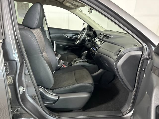 Used 2018 Nissan Rogue SV image 35