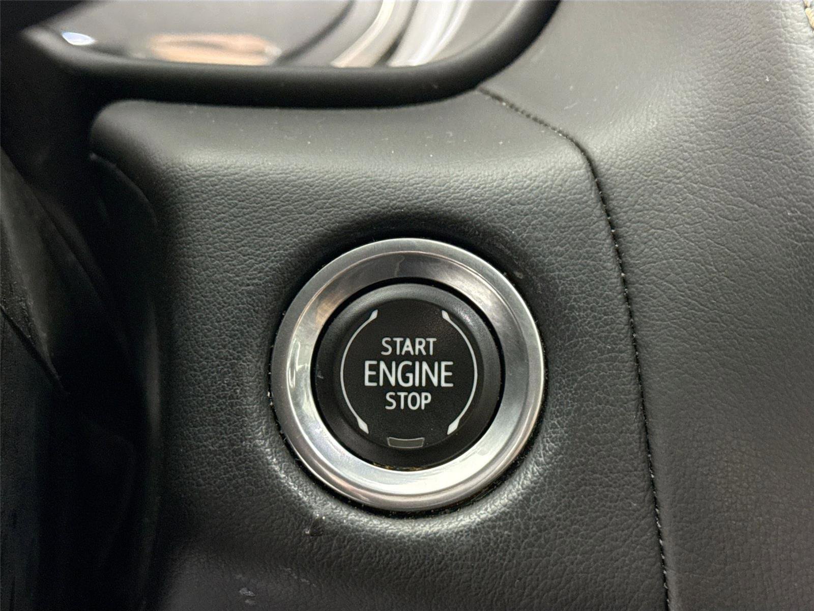 Used 2021 GMC Yukon XL AT4 w/ Rear Media and Nav Package image 21