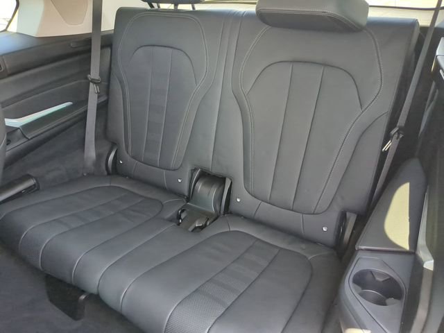 Used 2021 BMW X7 xDrive40i w/ Premium Package AWD/4WD image 21