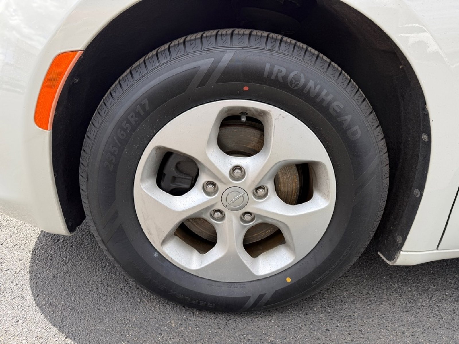 Used 2017 Chrysler Pacifica Touring-L Plus image 42