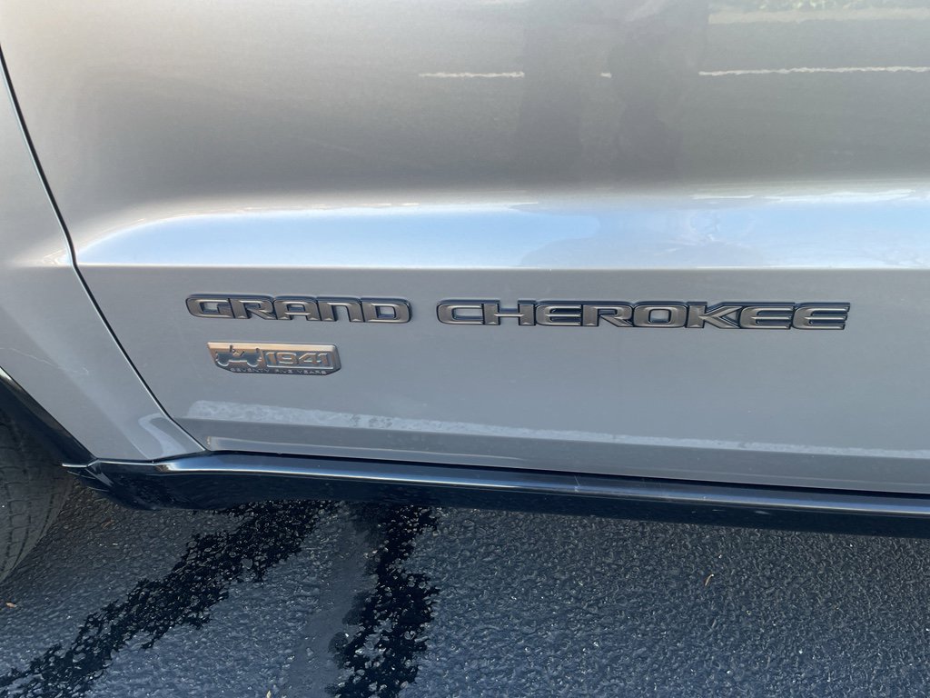 Used 2016 Jeep Grand Cherokee Limited 75th Anniversary image 13