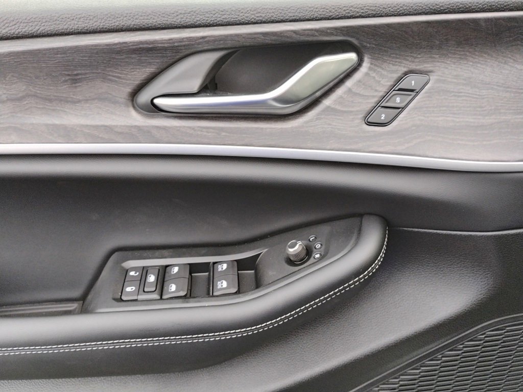 New 2025 Jeep Grand Cherokee Limited w/ Luxury Tech Group II image 20