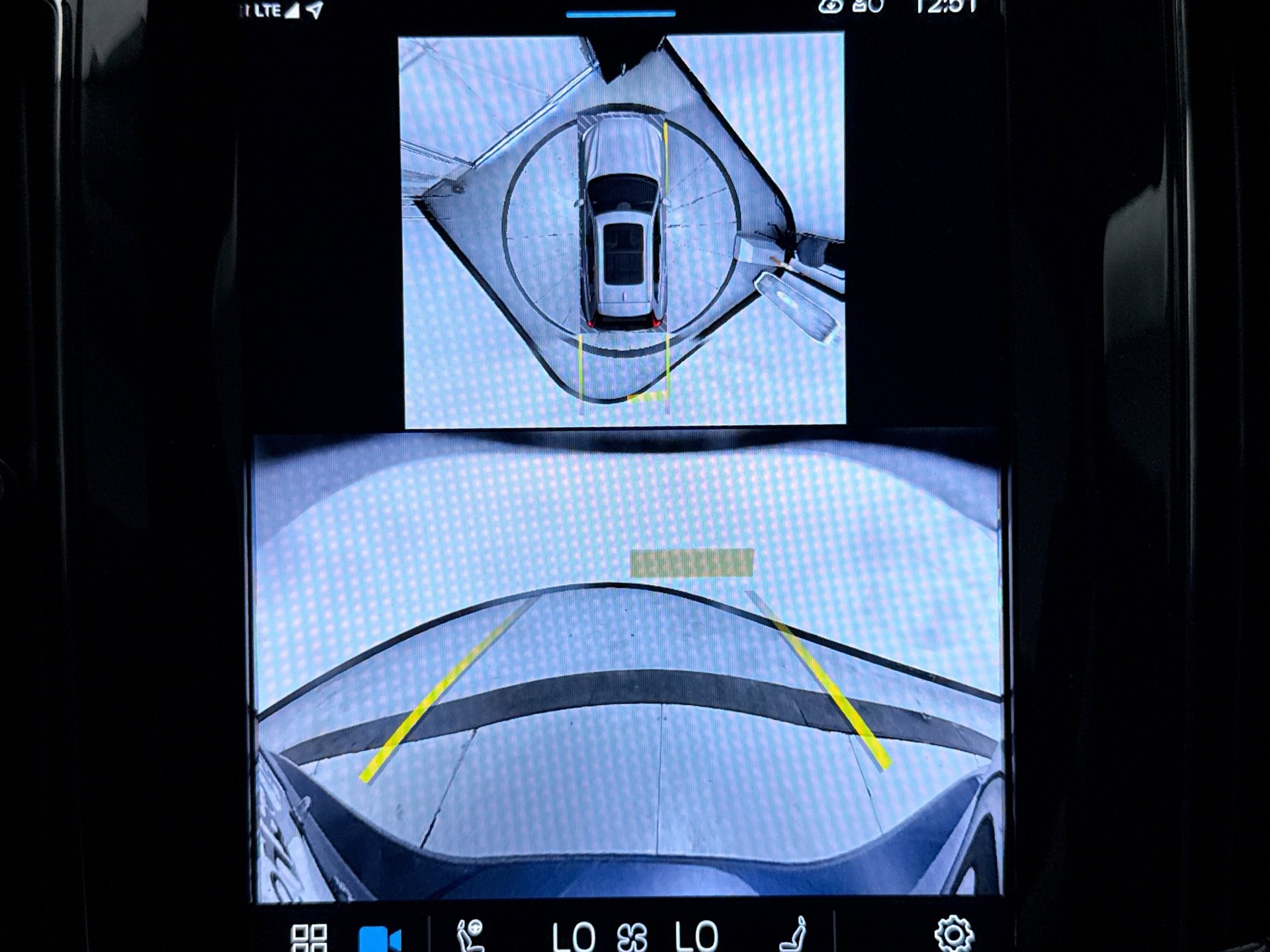 Used 2025 Volvo XC60 B5 Plus image 9