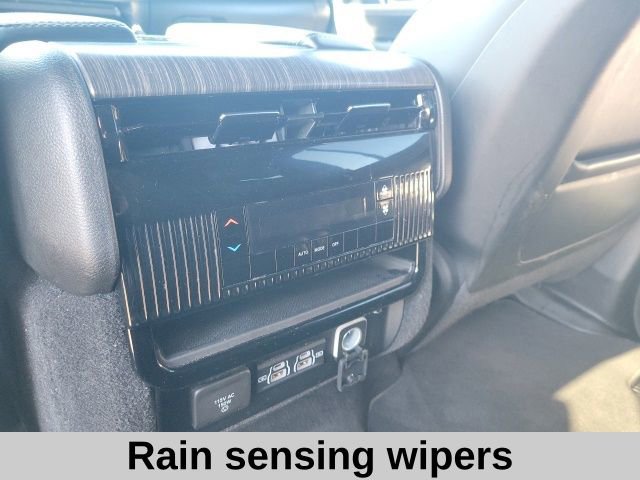 Used 2024 Jeep Wagoneer L Series II RWD image 19