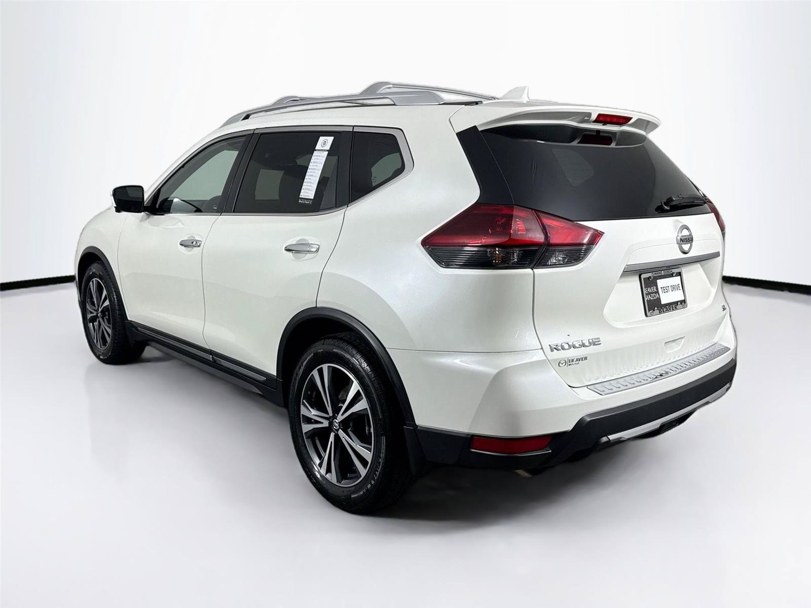Used 2018 Nissan Rogue SL w/ Premium Package FWD image 13