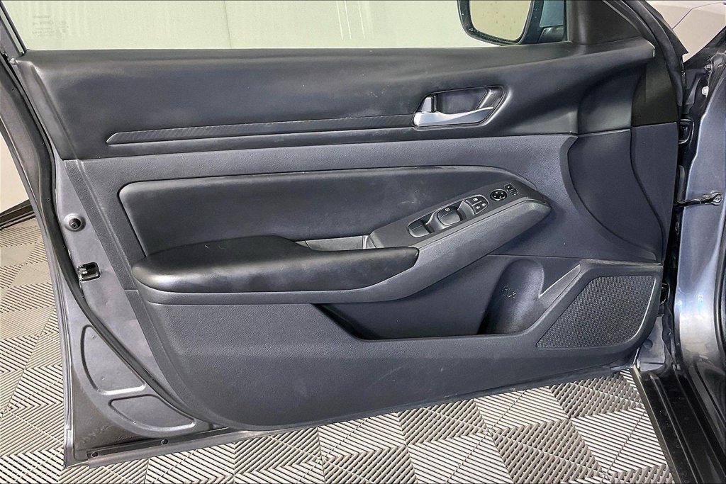 Used 2022 Nissan Altima 2.5 S FWD image 19