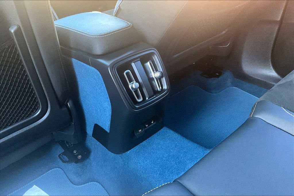 Certified 2023 Volvo C40 P8 Recharge Ultimate AWD/4WD image 31