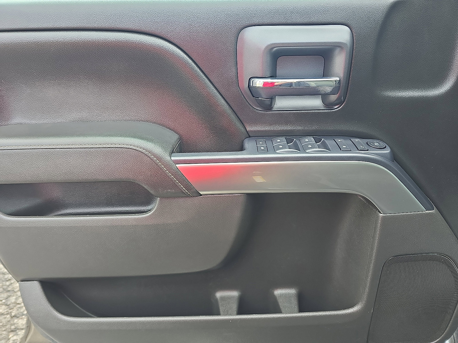 Used 2018 Chevrolet Silverado 1500 LT w/ All Star Edition image 12