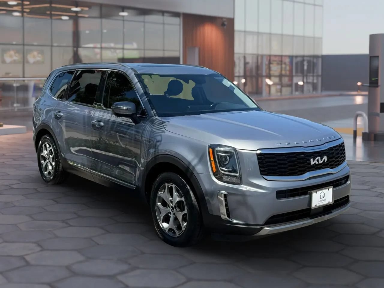 Used 2022 Kia Telluride EX w/ Towing Package AWD/4WD image 8
