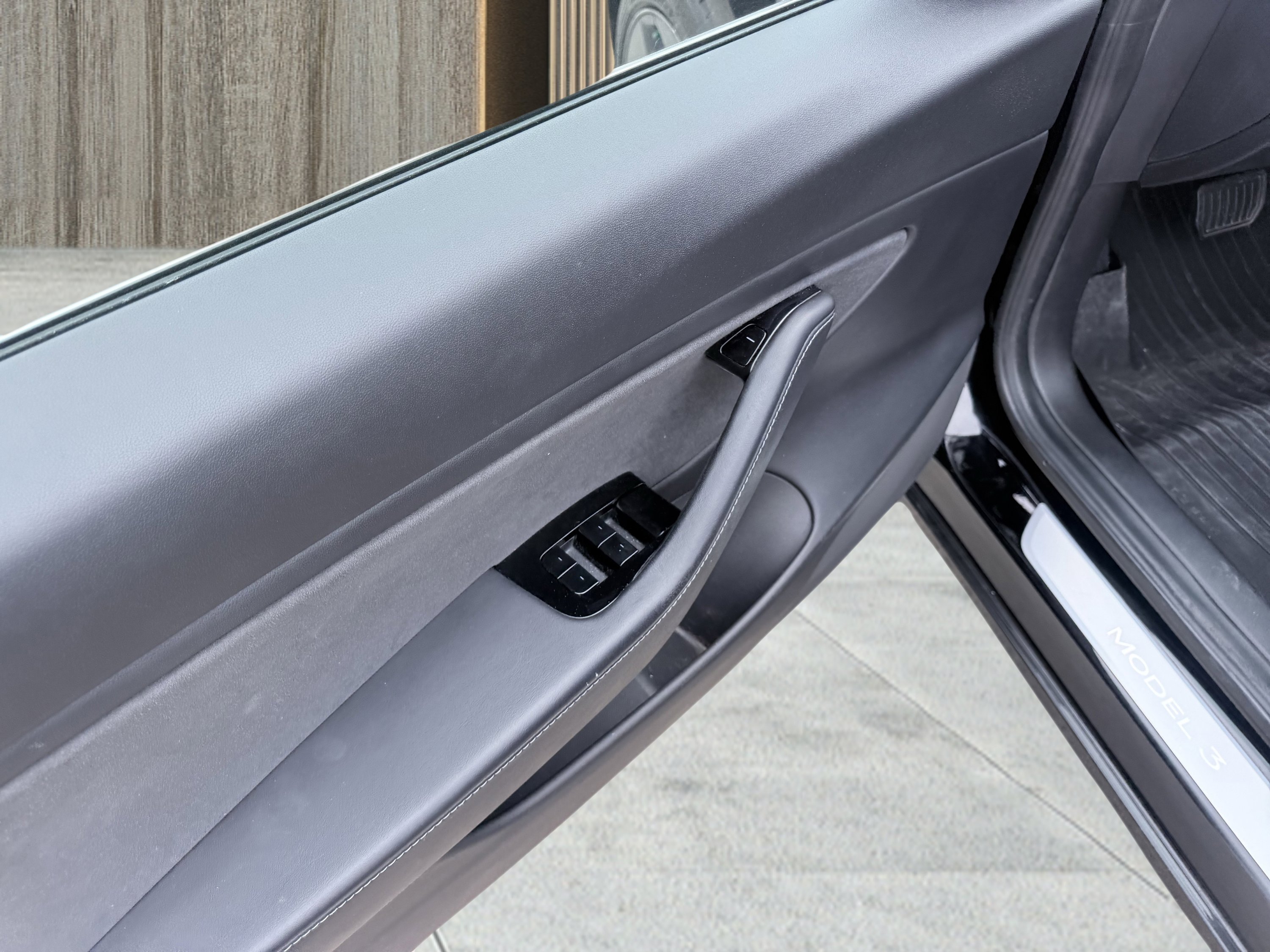 Used 2018 Tesla Model 3 Mid Range image 17