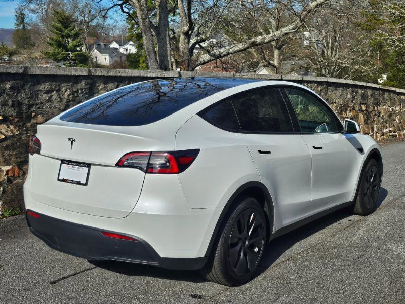 Used 2025 Tesla Model Y Long Range image 11