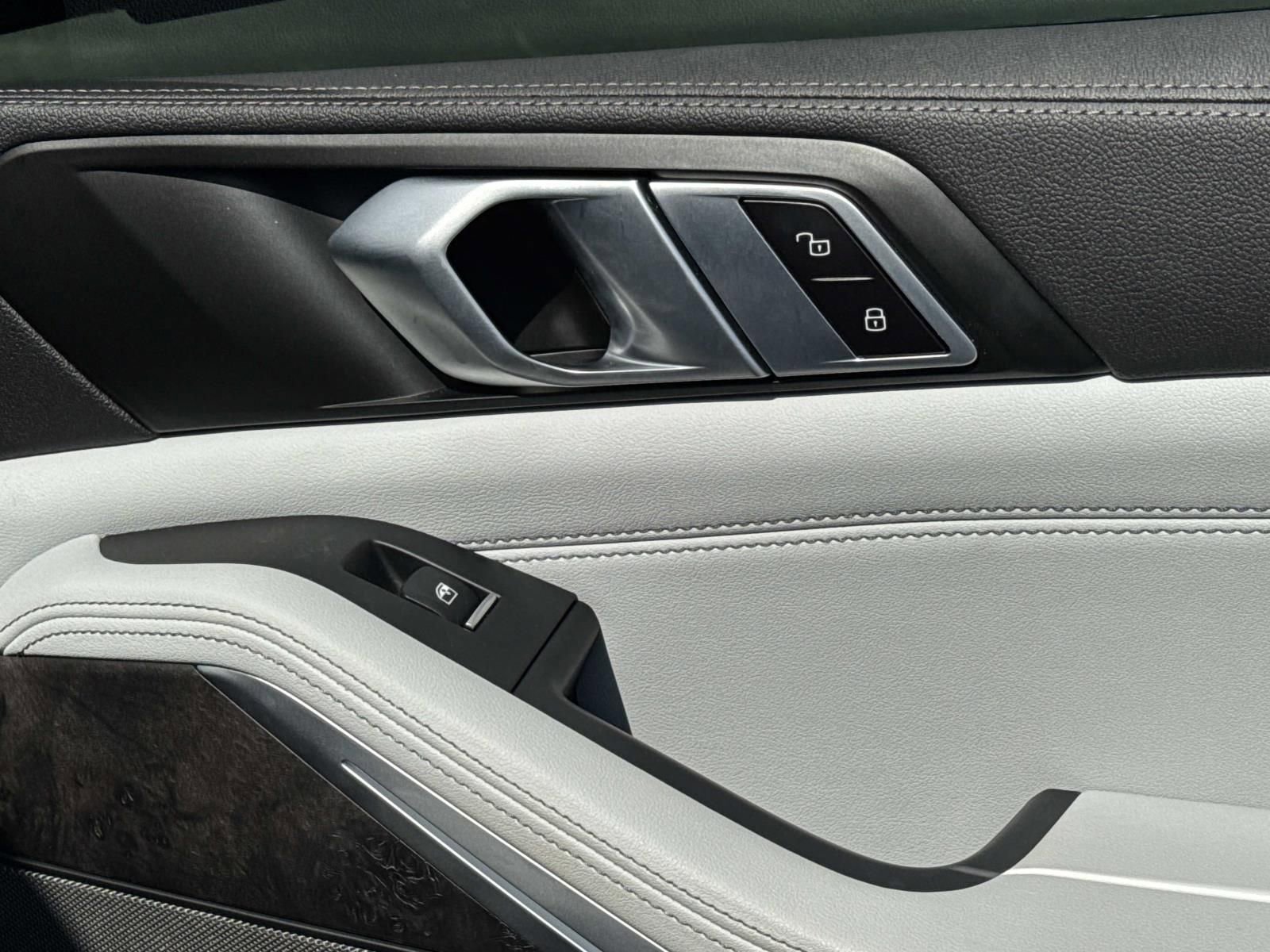 Used 2023 BMW X5 sDrive40i w/ M Sport Package image 15