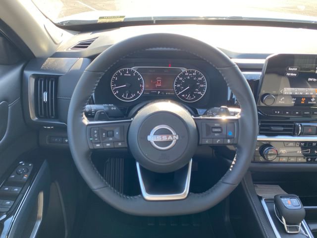 New 2025 Nissan Pathfinder SL w/ Black Appearance Package image 23