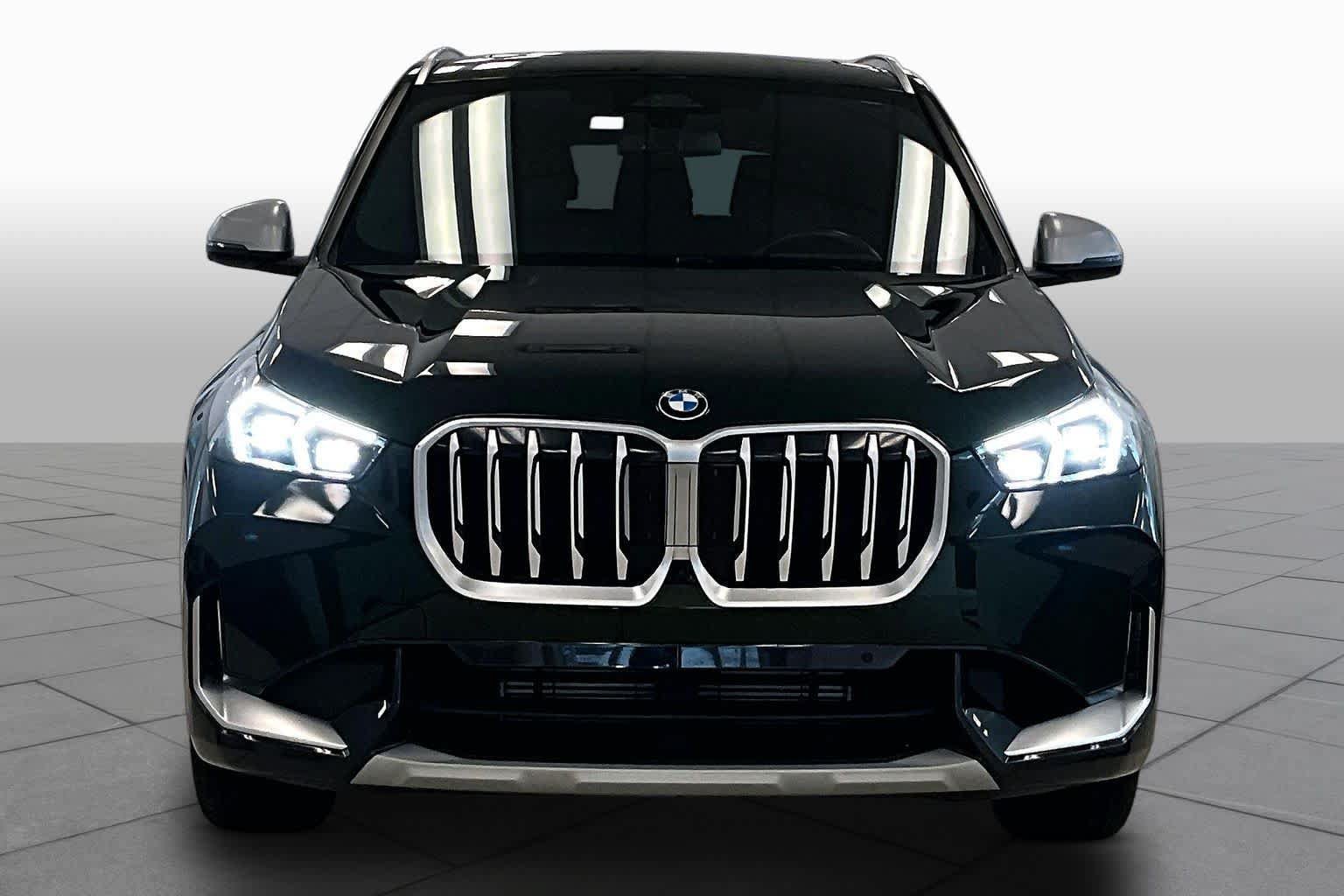 Used 2023 BMW X1 xDrive28i w/ Premium Package AWD/4WD image 3