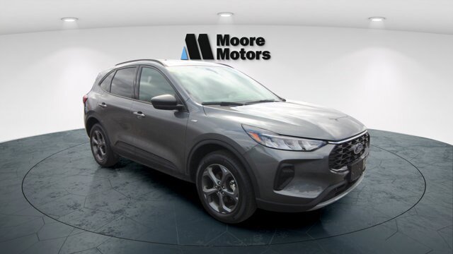Certified 2025 Ford Escape ST-Line AWD/4WD image 1