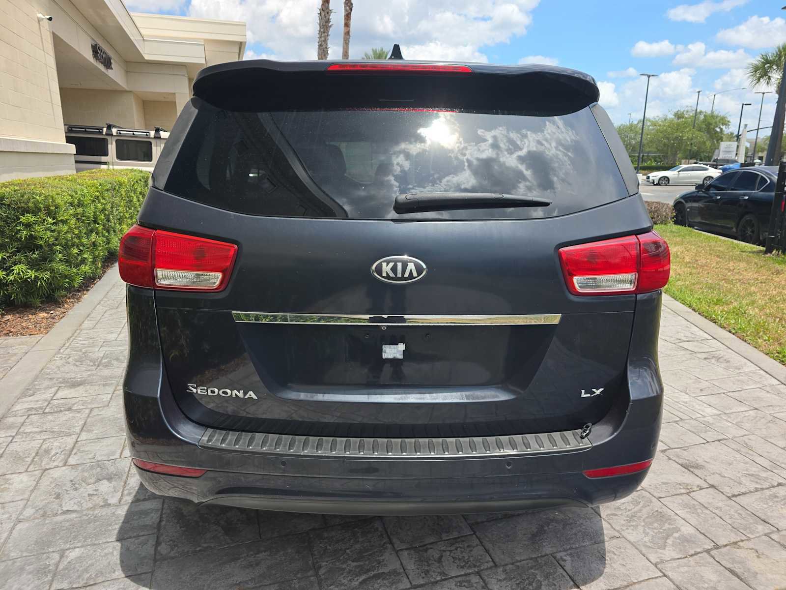 Used 2016 Kia Sedona LX w/ LX Essentials Premium Package FWD image 5