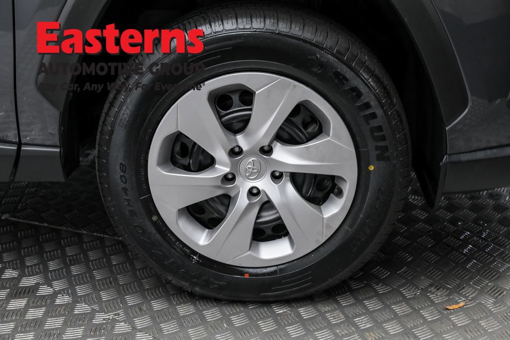 Used 2024 Toyota RAV4 LE image 30