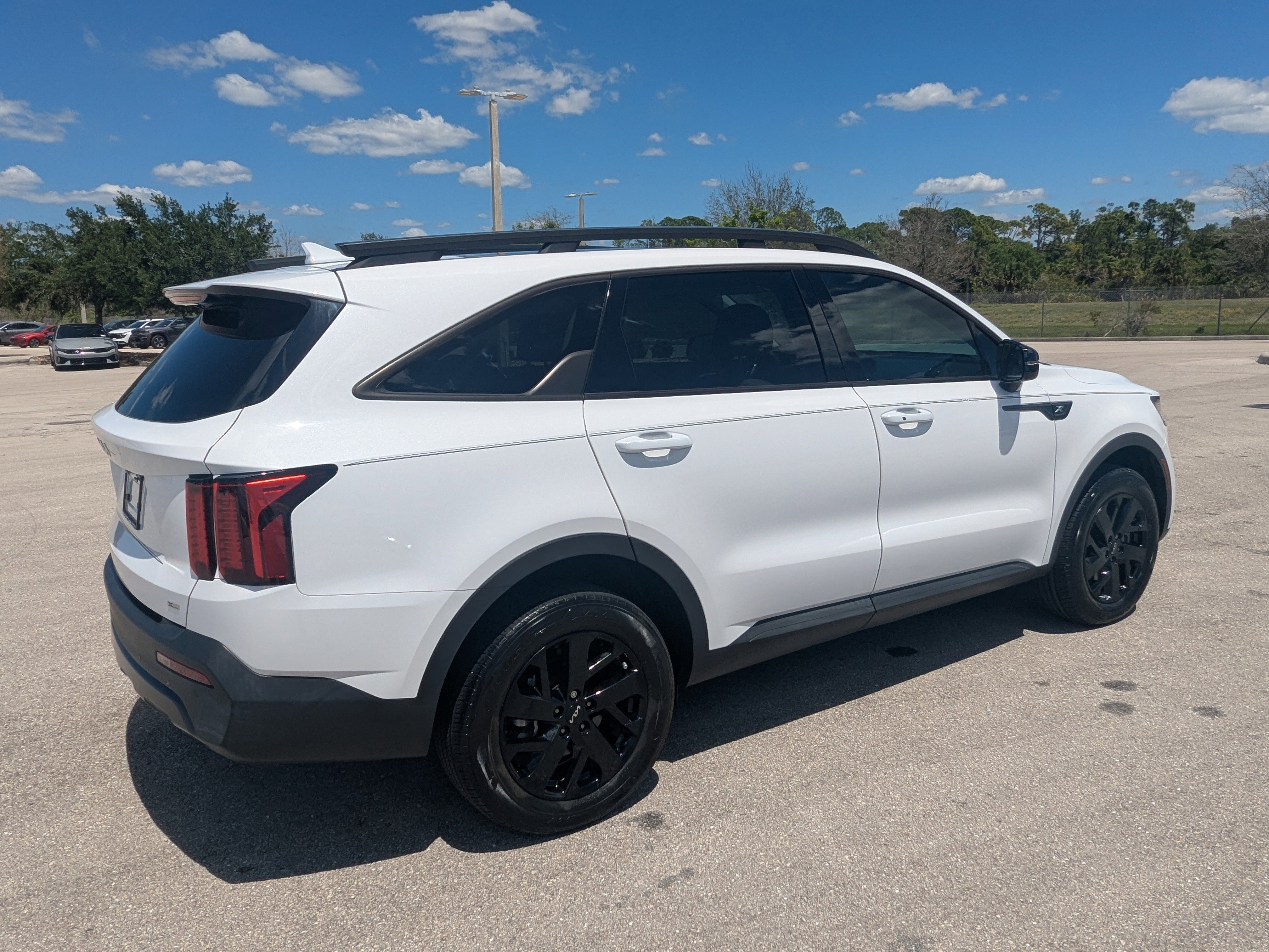 Certified 2023 Kia Sorento S w/ Panoramic Sunroof Package image 5