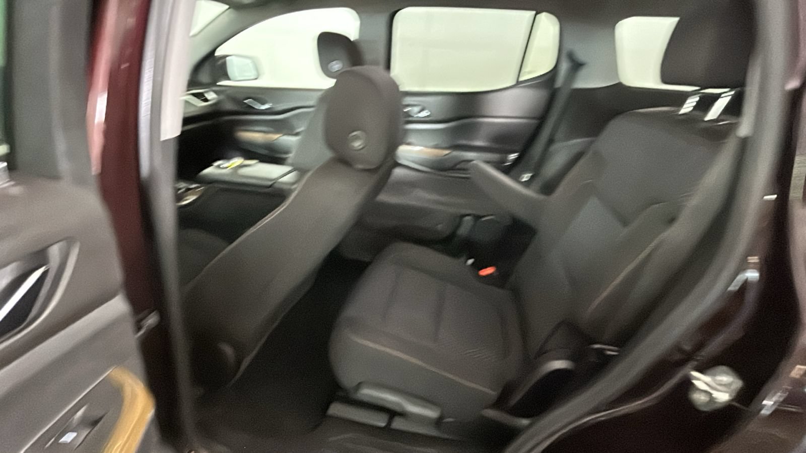 Used 2020 GMC Acadia SLE w/ Driver Convenience Package FWD image 31
