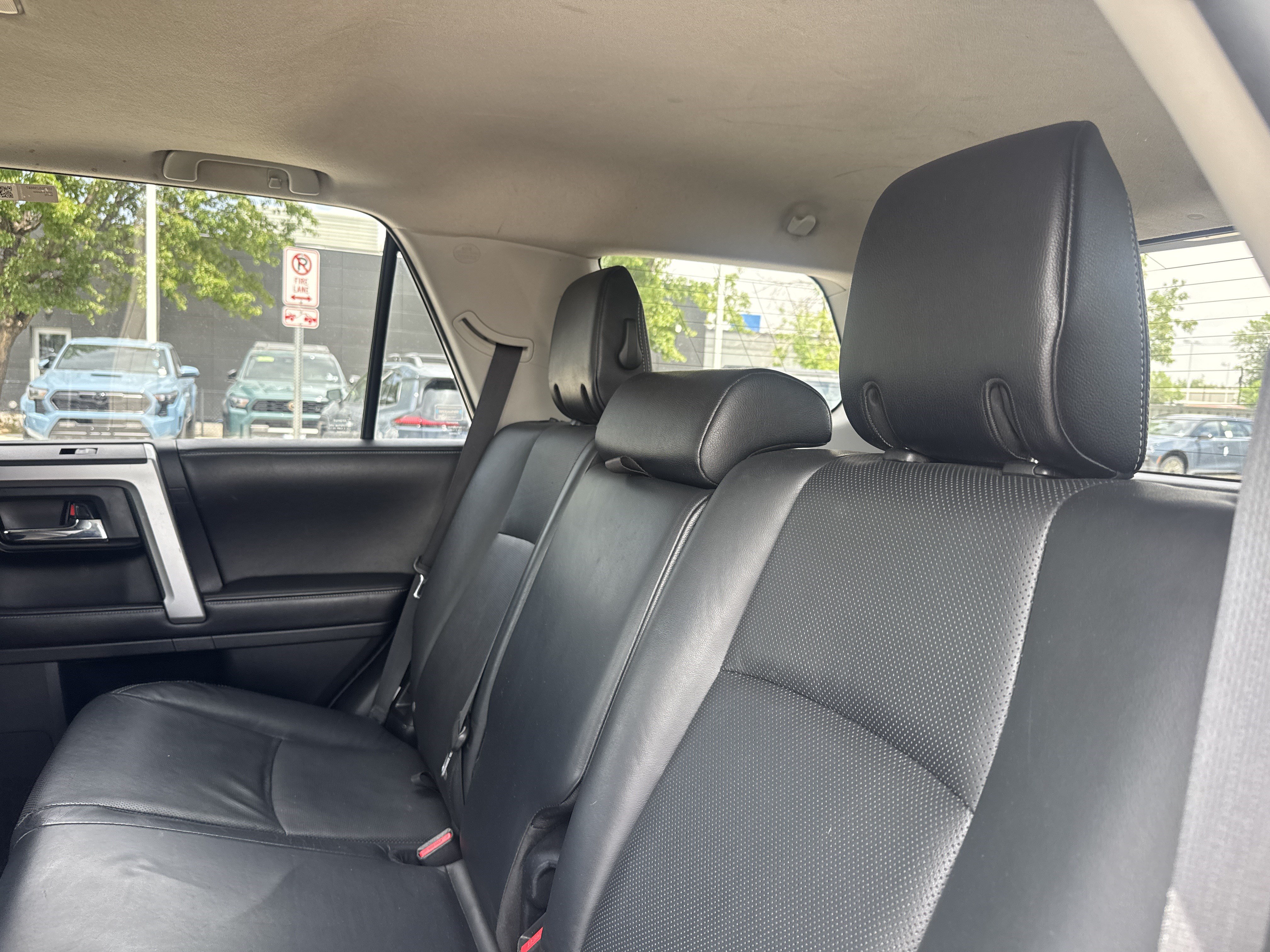 Used 2016 Toyota 4Runner Limited AWD/4WD image 23