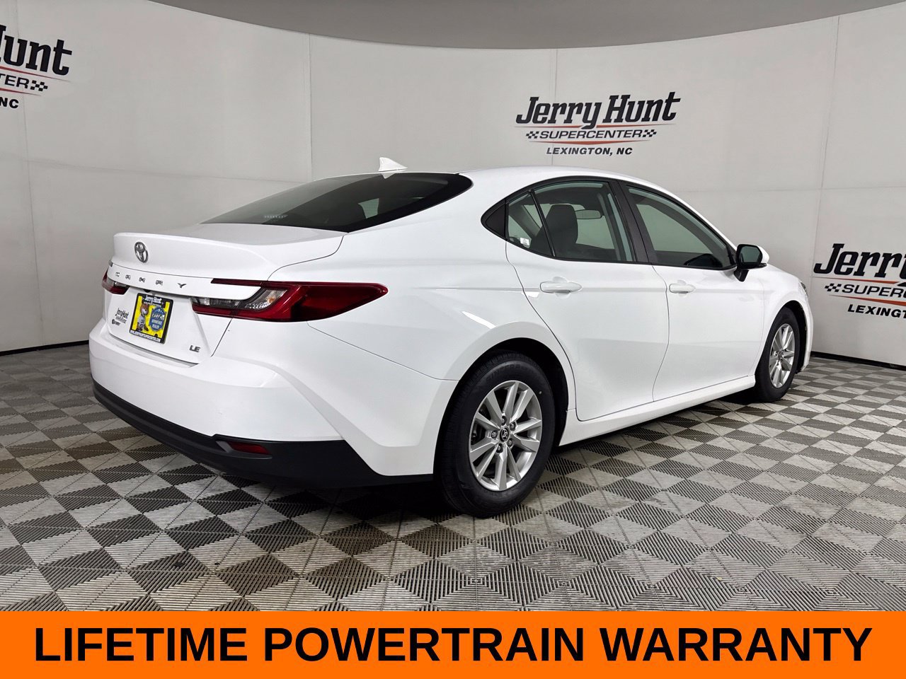 Used 2025 Toyota Camry LE FWD image 6